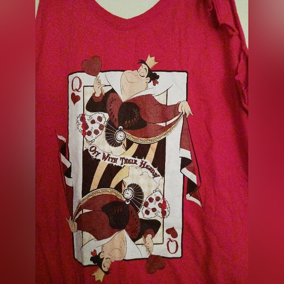 Custom cut red queen Alice in Wonderland tshirt - Picture 3 of 5